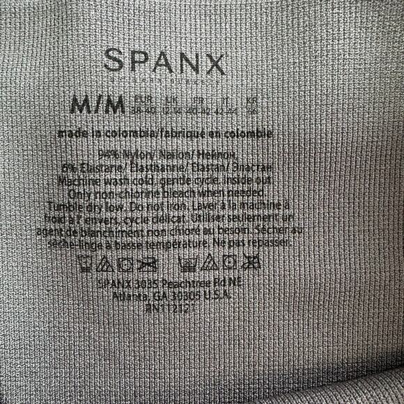 NWT Spanx Look At Me Now Cropped Seamless Leggings M Gray Camo - Picture 7 of 12